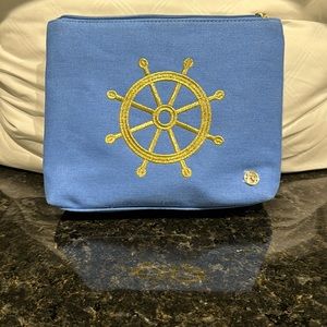 Brand New w/o tags. Spartina 449 nautical clutch in a beautiful sea blue.